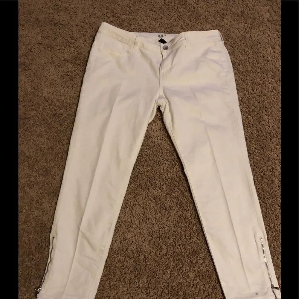 a.n.a white skinny ankle denim sz 14